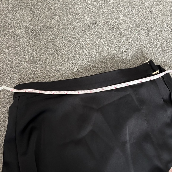 3/$45 H&M Elegant Black Women's Aline Skirt - Picture 4 of 7